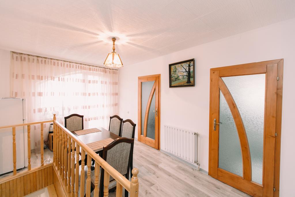 Apartments In Uzhgorod Zimmer foto