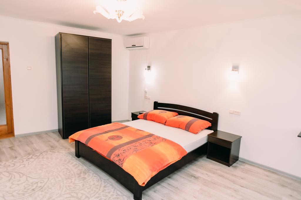 Apartments In Uzhgorod Zimmer foto